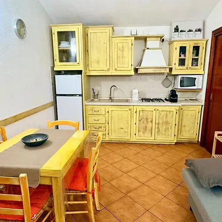 Marina Butterfly Daire