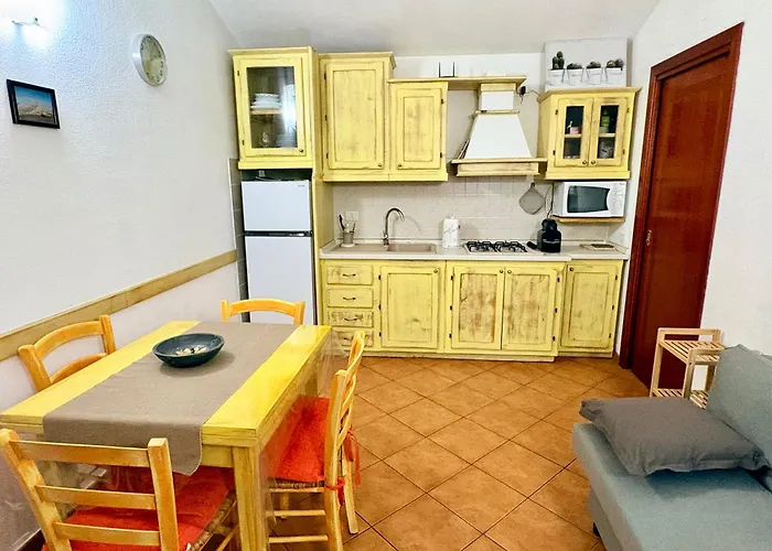 Marina Butterfly Daire