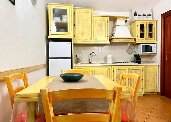 Marina Butterfly Daire